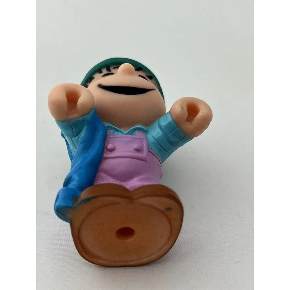 Vintage 1989 McDonalds Peanuts Snoopy Farm Linus Figure